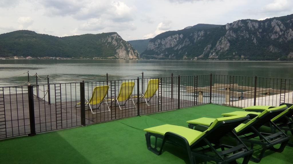 Vila Golful Dunarii Дубова Екстериор снимка