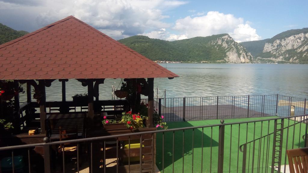 Vila Golful Dunarii Дубова Екстериор снимка